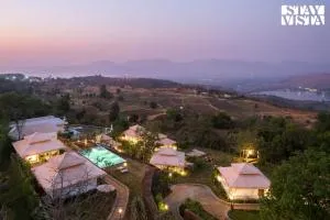 StayVista at Vaana - Jacuzzi, Pool, Glamping Tents - Mulshi