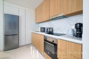 LUX The Beach Vista Dubai Eye View Suite