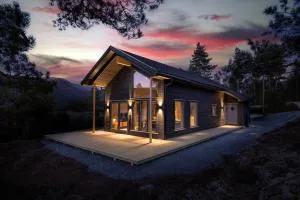 Comfortable Lakefront Home with Mountain Views - Berre Veit - Hauggrend