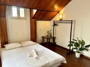 Spacious 5BR Mansion with Pool and Cinema in Hanoi