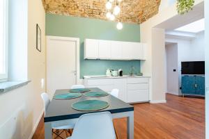 Casa Mocambo by Toh Solution