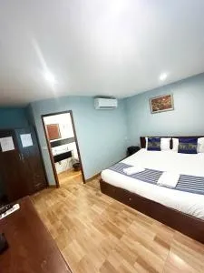 T N A Hotel - Phonsavan