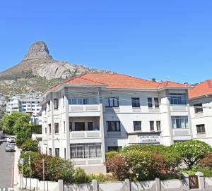 Modern Apt with Beautiful Views and Short Walk to Beach