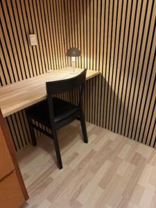 Folsted - Værelse 104 med eget badeværelse og fri parkering