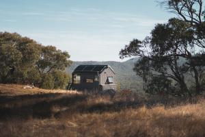 Designer Off-Grid Cabin Retreat by Famous Startup - Neada