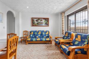 Ground Floor Seaside Residence with AC