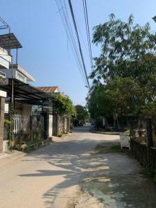Phòng có ban công, sử dụng phòng tắm ở bên ngoài phòng ngủ - Kemnpi2 Homestay