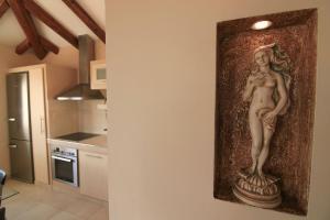 Selini Apartment with Jacuzzi