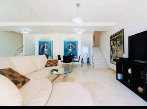 Luxury duplex-direct ocean view