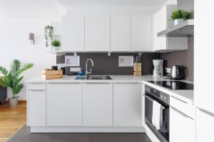 Spacious Group Apartment with Balcony