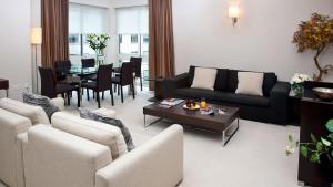 Superior One-Bedroom Apartment with Garden View room in Arlington House Apartments