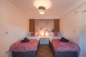 Luxury 8 Bed Home Manchester