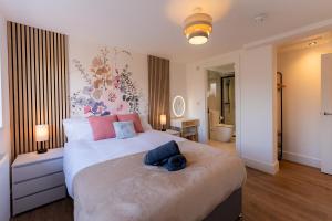 Luxury 8 Bed Home Manchester