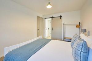 Host & Stay - Middle Cottage