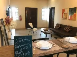 Stylish Homely Apartment in Accra CBD - Otele