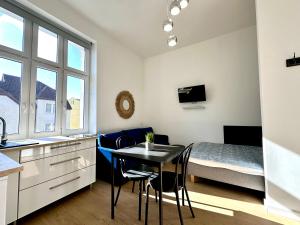 Studio przy plaży z parkingiem II