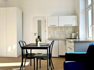 Studio przy plaży z parkingiem II