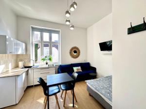 Studio przy plaży z parkingiem II