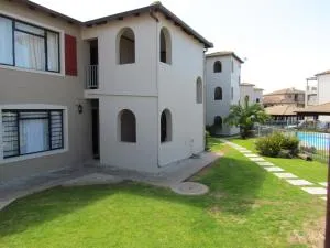 Santini Lace Self Catering Unit - Harkerville