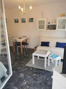 Juan-les-Pins, superbe studio vue mer grande Terrace cuisine séparée