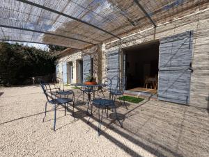 Maison 3 chambres, calme absolu, piscine, tennis, parking, calanques