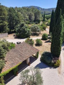 Maison 3 chambres, calme absolu, piscine, tennis, parking, calanques