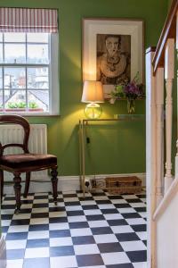 Chez Nous - central Maisonette - Bath Surrounds