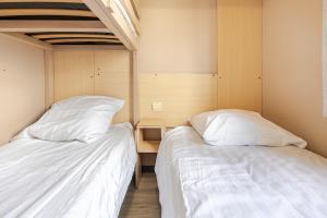 Mobil home climatisé, Wi-Fi, 30 minutes du Puy duFou, proche de la piscine