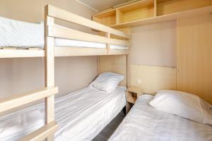 Appartements Mobil home climatise, Wi-Fi, 30 minutes du Puy duFou, proche de la piscine : photos des chambres