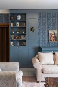 Othman Khan, your Vintage Comfort at AnQakhans