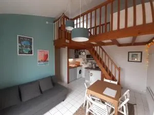 Pilier6 near beach parking outdoor - 普雷法艾伊