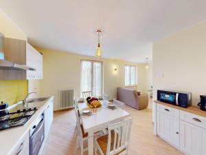 Pinko House By Bookinggardalake