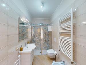 Pinko House By Bookinggardalake