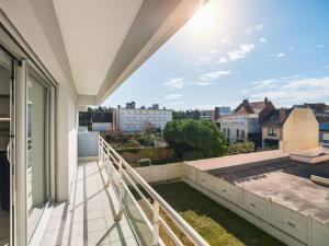 Studio rénové avec canapé convertible, balcon au soleil - FR-1-821-18