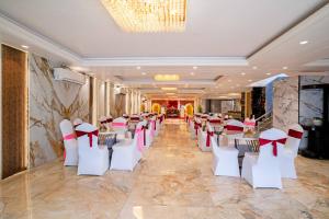 Treebo Royal Grand, Sector 71