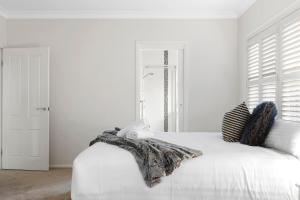 5BDRM Panoramic Waterfront Jetty and Pool