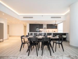 Waterfront Dubai Marina 3-Bedroom Sanctuary