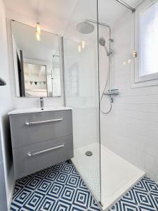 Maisons de vacances Maisonnette refaite a neuf - Jardin - Piscine : photos des chambres