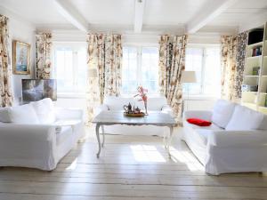 Gemütliche Friesenhaushälfte unter Reet über 3 Etagen mit ca. 90 qm.