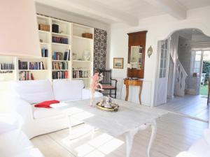 Gemütliche Friesenhaushälfte unter Reet über 3 Etagen mit ca. 90 qm.