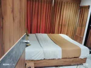 Hotel Peragon Inn - Bodakdev