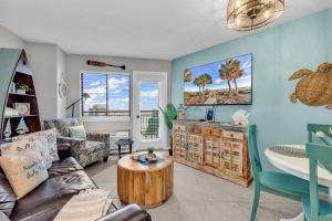 Oceanfront Resort, Great Views, King Bed, 7 Pools