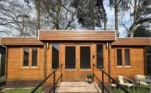 LOG CABIN living for 3-4 people in Frimley - 巴格肖特