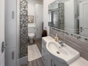 West Bay Apartment