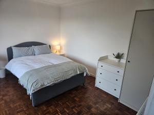 Lovely Abingdon Property-- recently refurbished, available NOW for long and short term stays