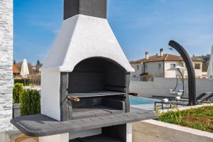 Villa Orbanić by Istrialux