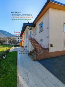 Apartment and room Anica 