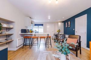 Modern Apartment in Chester by 53 Degrees Property, Ideal for Couples, City Centre Location!