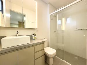 Flat ate 3 pessoas ao lado Shoppings