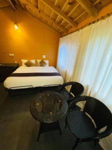 Sea Hawk - Luxury Hill Resort 4 mins from Bhimtal Lake